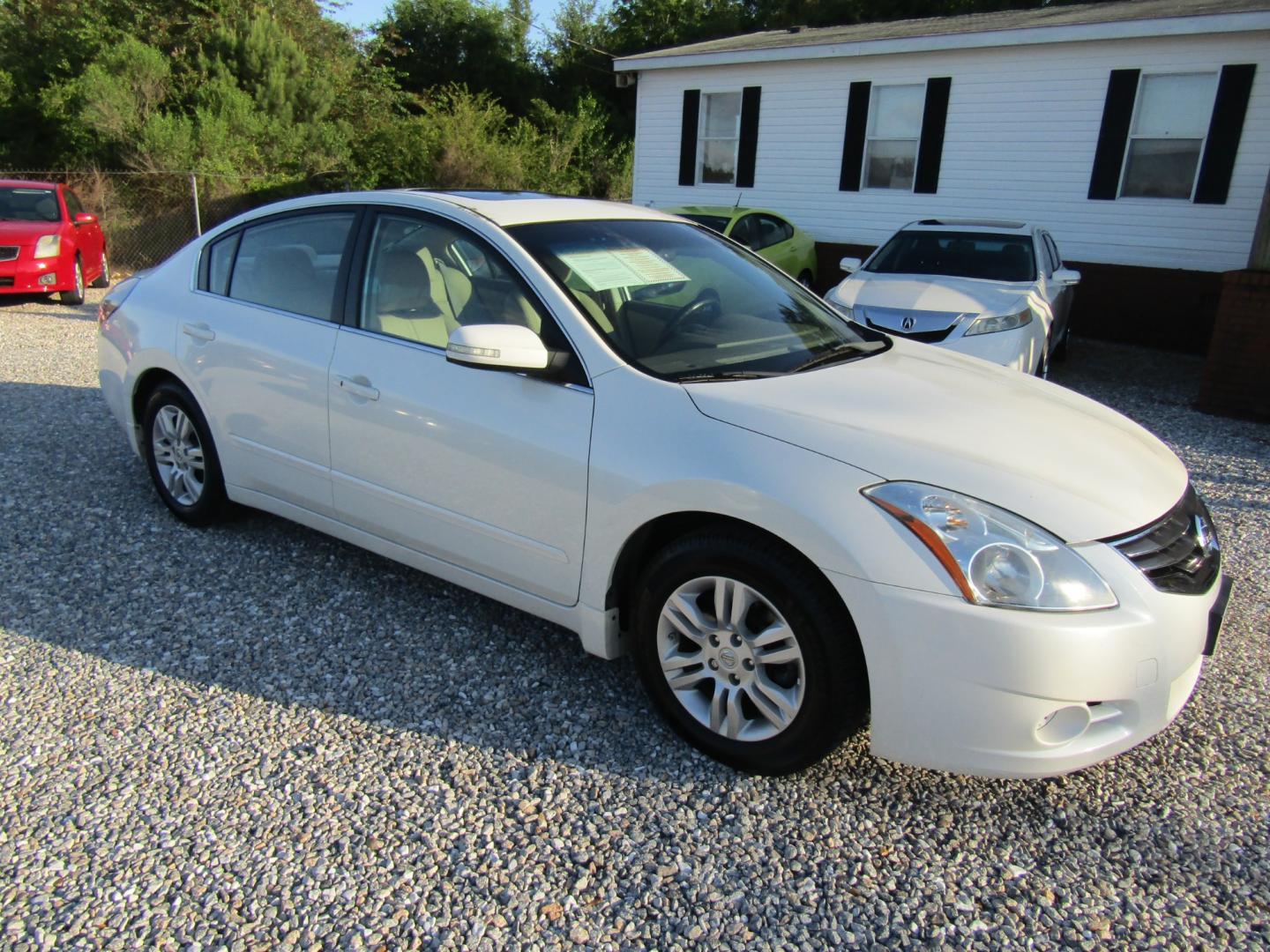 2012 White /Tan Nissan Altima 2.5 S (1N4AL2AP8CN) with an 2.5L L4 DOHC 16V engine, Automatic transmission, located at 15016 S Hwy 231, Midland City, AL, 36350, (334) 983-3001, 31.306210, -85.495277 - Photo#0